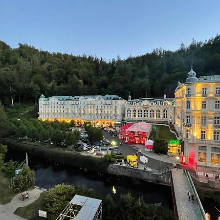 Riverside Apartment Karlovy Vary Dış mekan fotoğraf